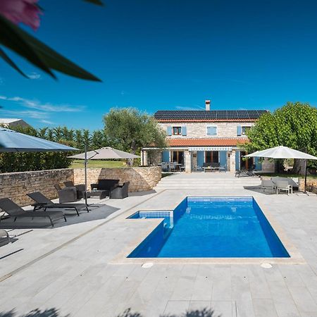 Mon Perin Castrum - House Of Nice Memories Bale Buitenkant foto