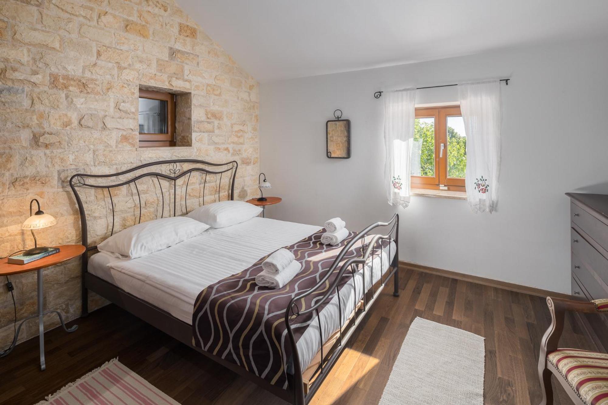 Mon Perin Castrum - House Of Nice Memories Bale Buitenkant foto