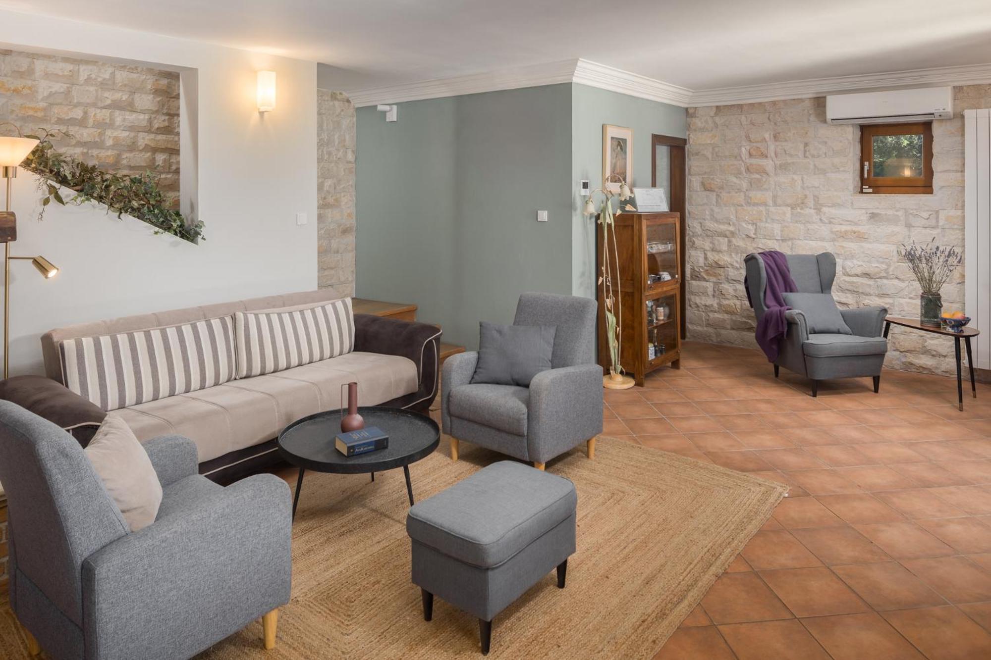 Mon Perin Castrum - House Of Nice Memories Bale Buitenkant foto