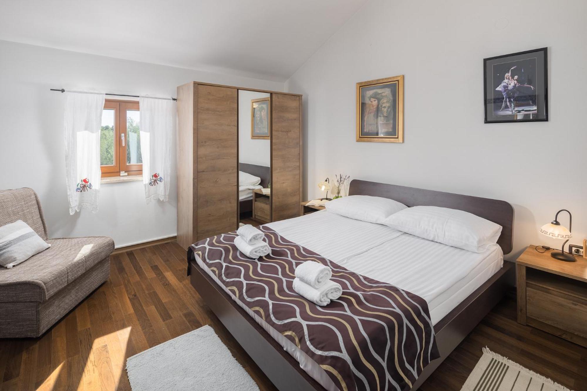 Mon Perin Castrum - House Of Nice Memories Bale Buitenkant foto