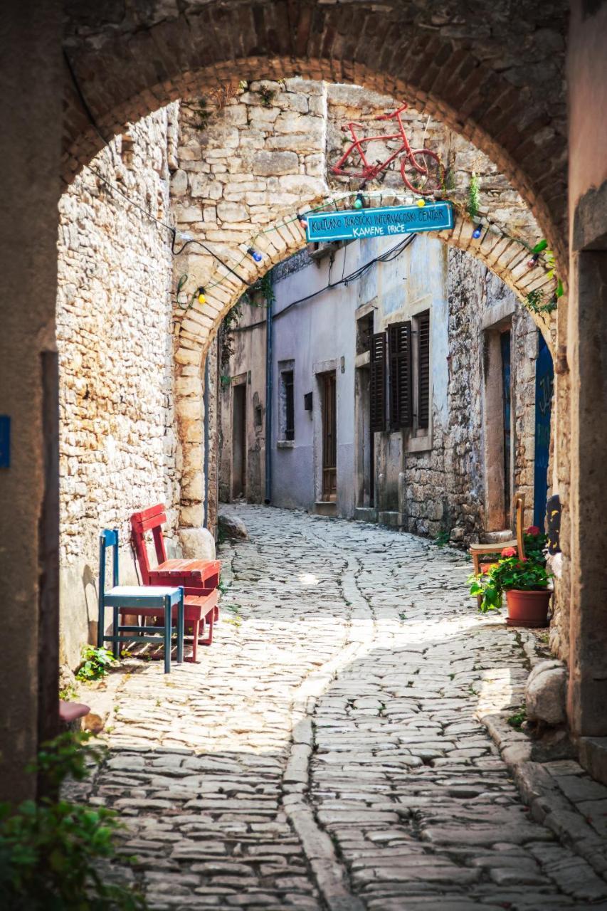 Mon Perin Castrum - House Of Nice Memories Bale Buitenkant foto